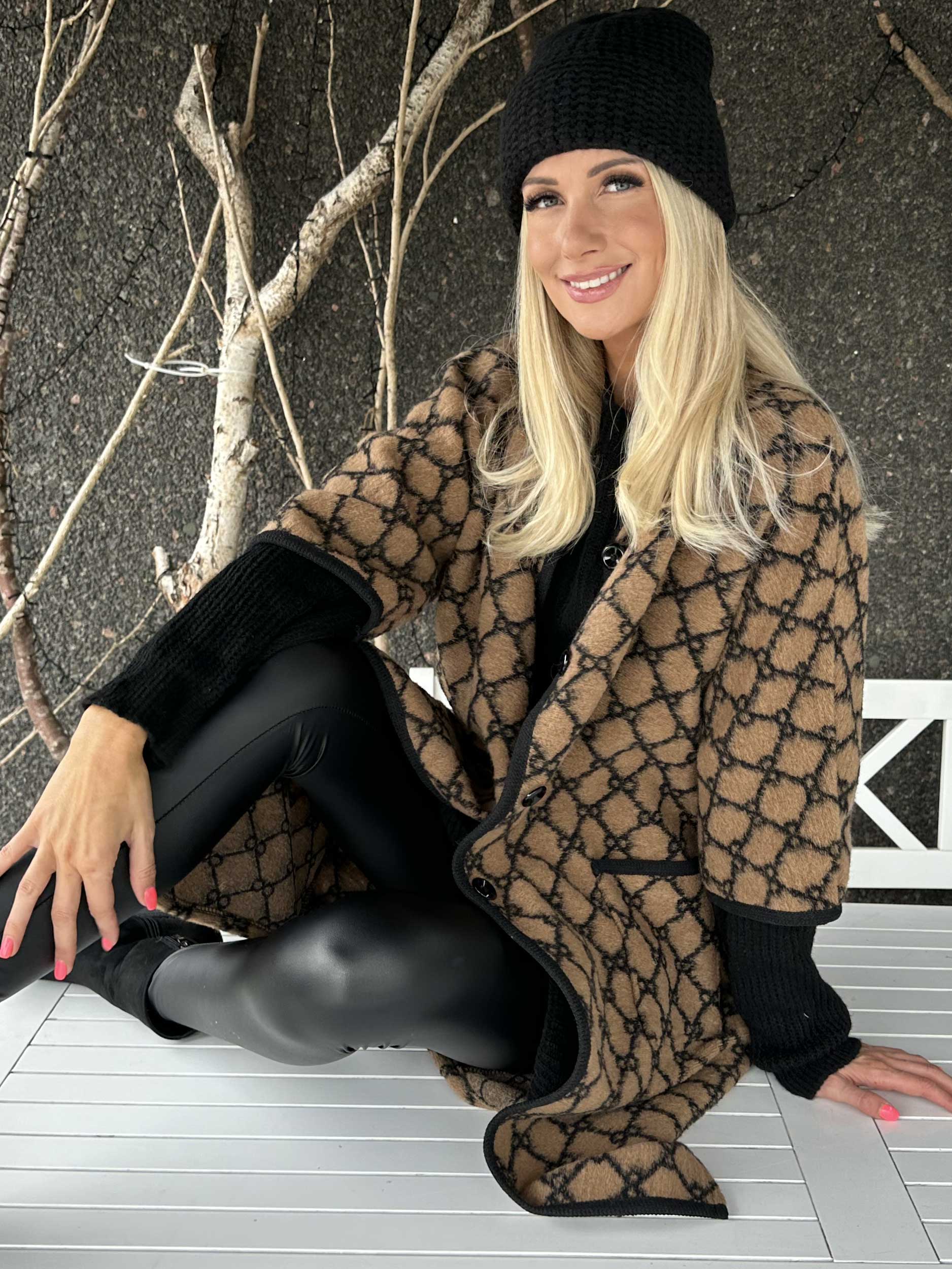 Arianna - Mönstrad kappa med ullfoder